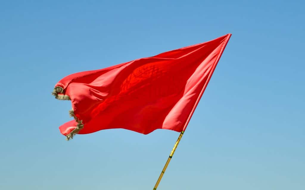 34 Red Flags You Should Never Ignore on the First Date
