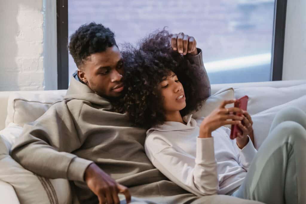 34 Red Flags You Should Never Ignore on the First Date
