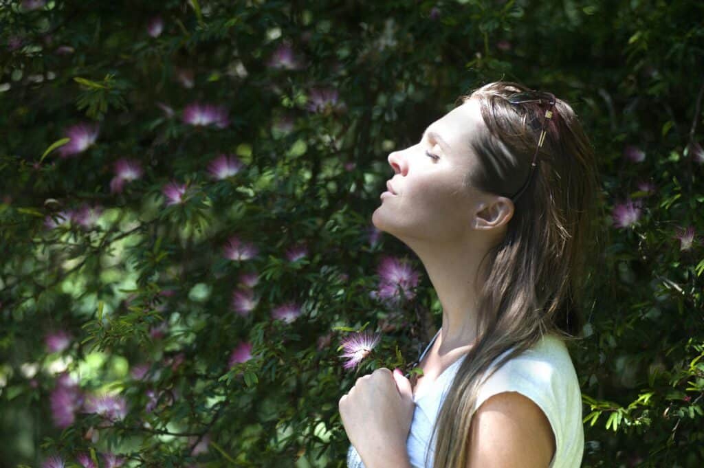 15 Ways Mindfulness Can Help You Heal After Heartbreak