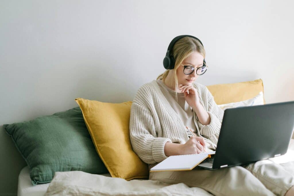 Feeling Lonely? 20 Ways to Overcome Loneliness After a Breakup
