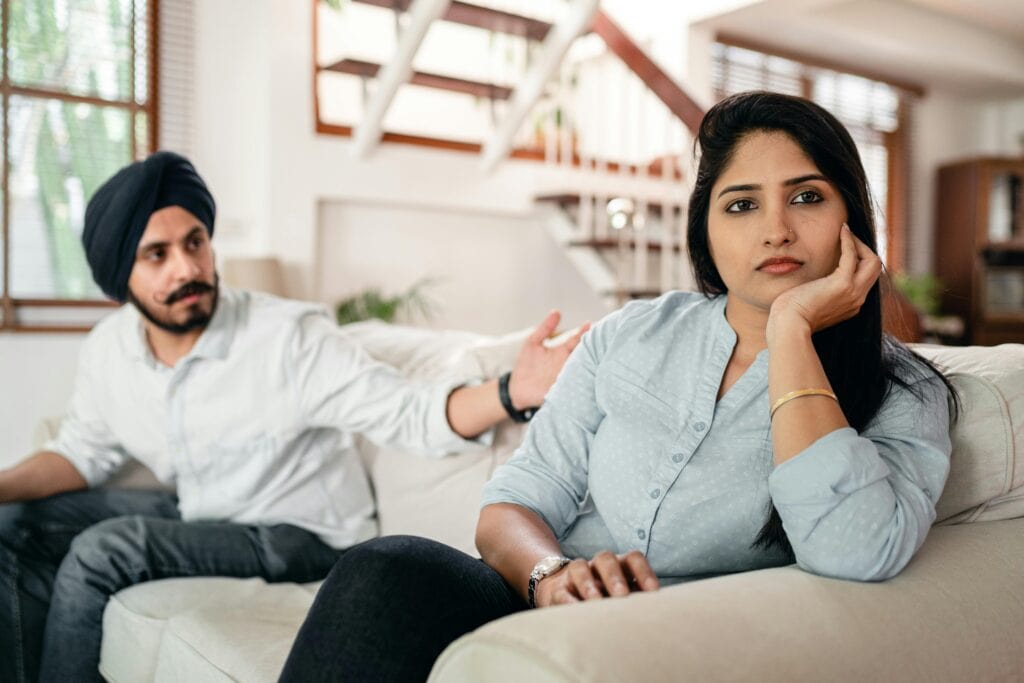 34 Red Flags You Should Never Ignore on the First Date
