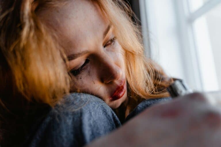 18 Signs You're Being Manipulated and How to Break Free