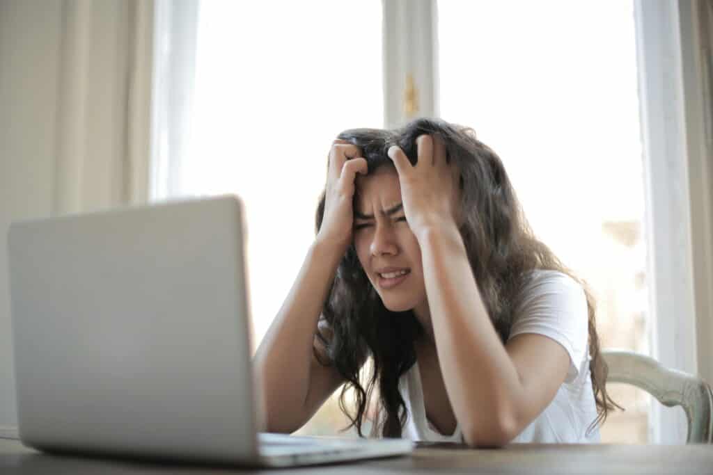 18 Signs You are in an Emotionally Abusive Relationship