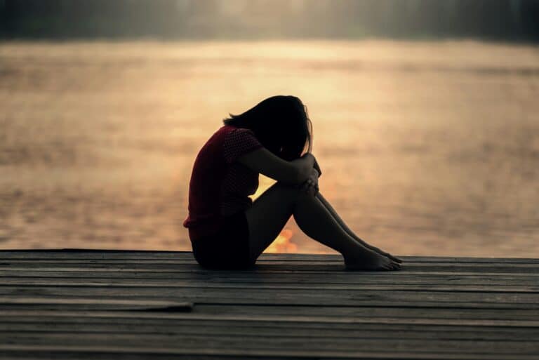 24 Tips for Finding Comfort in Solitude After Heartbreak