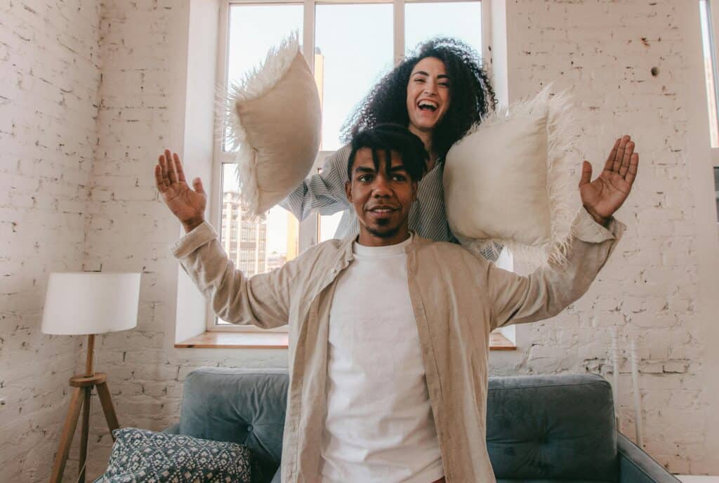 First Date Tips: 20 Ways to Make a Great First Impression