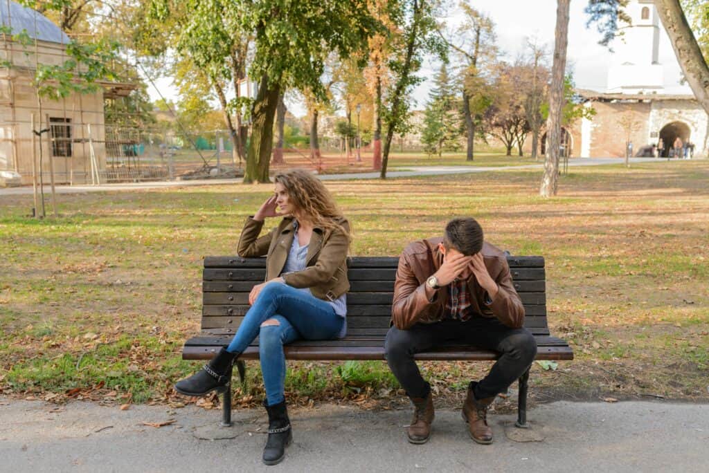 34 Red Flags You Should Never Ignore on the First Date
