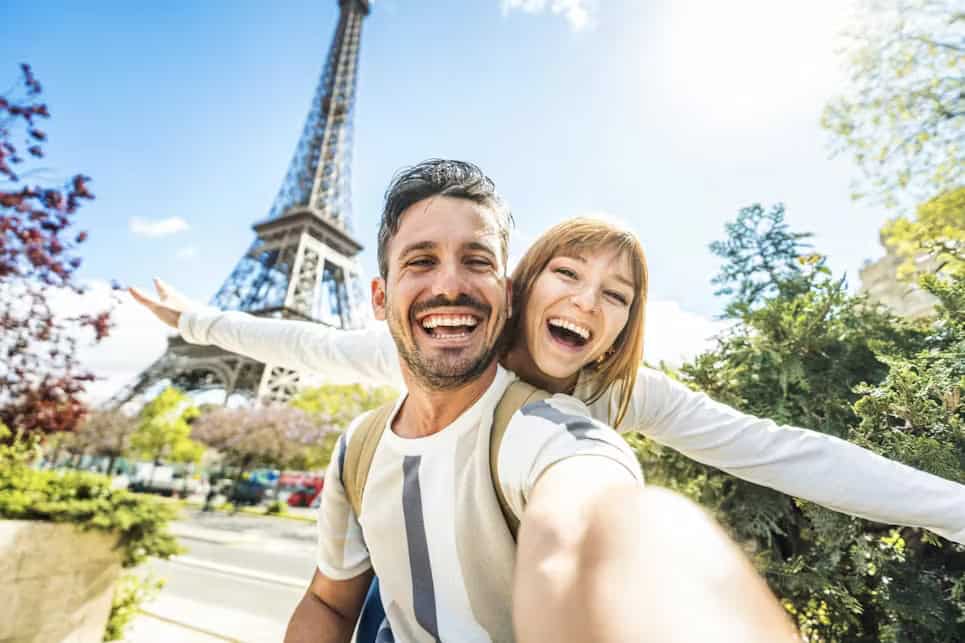 First Date Tips: 20 Ways to Make a Great First Impression