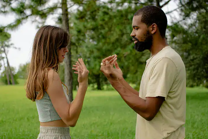 16 Signs of Emotional Intimacy in a Healthy Relationship