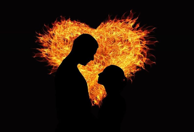 16 Signs of Love Bombing and How to Protect Yourself