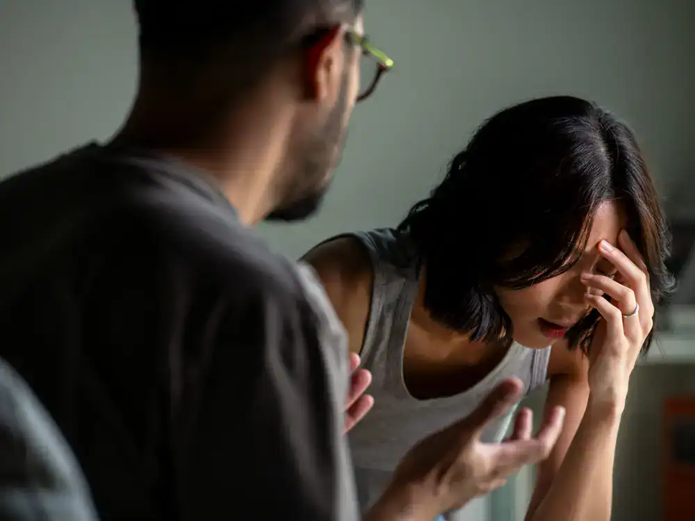 16 Signs of Love Bombing and How to Protect Yourself