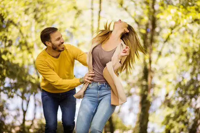 16 Signs of Emotional Intimacy in a Healthy Relationship