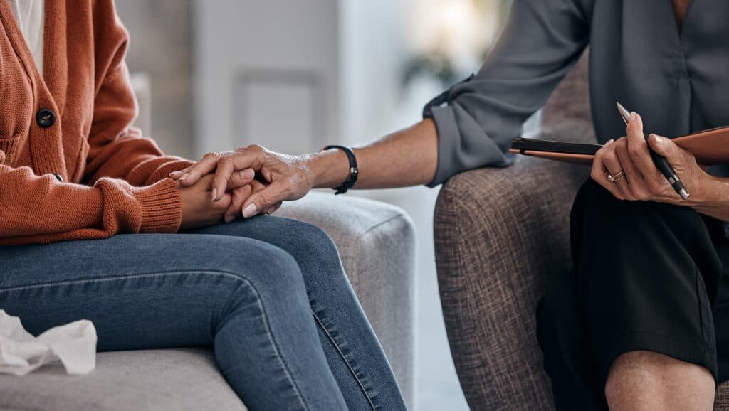 16 Ways to Find Support When You Feel Completely Alone