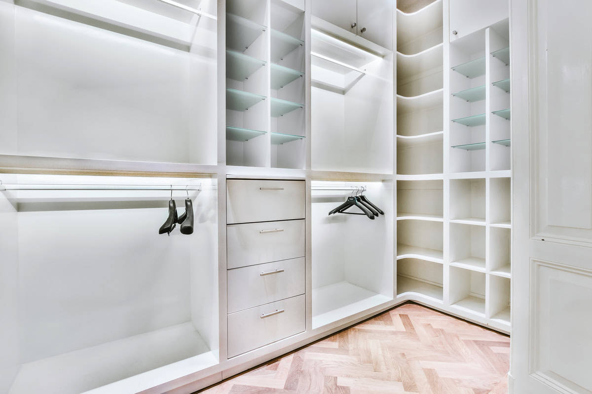 Smart technology for modern walk-in closets in Sarasota, FL