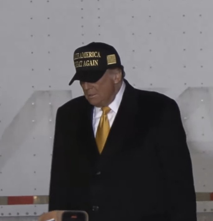 OFFICIAL BLACK AND GOLD MAGA HAT