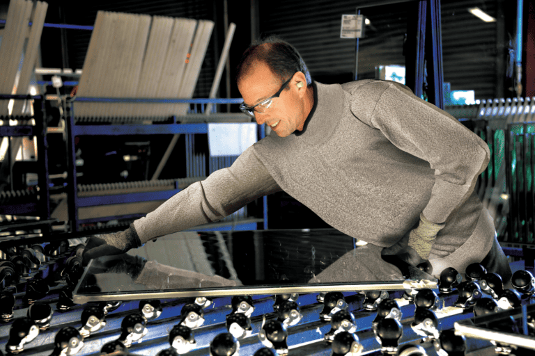 Einführung von Halo: Die ultimative schnittfeste Technologie, exklusiv erhältlich bei Tuff-N-Lite® Händlern