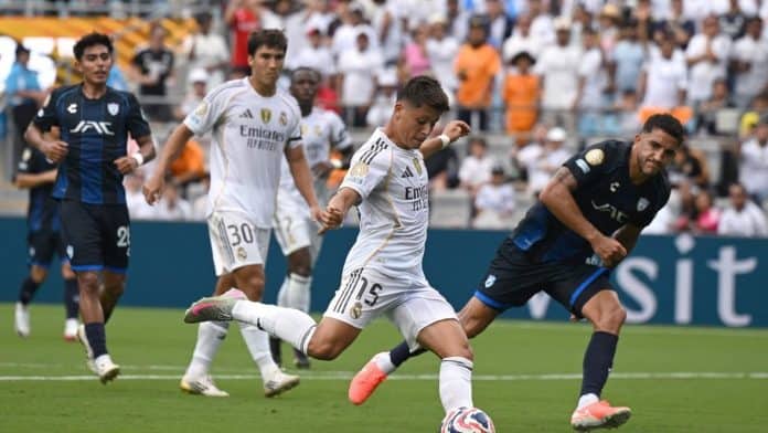 ريال مدريد يهزم باتشوكا في مونديال الأندية رغم الطرد المبكر