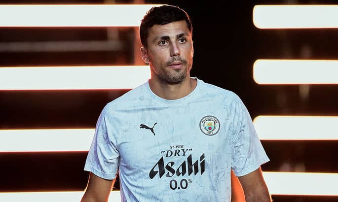 ريال مدريد يجهز عرضًا ضخمًا لضم رودري من مانشستر سيتي

