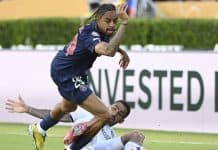 ليفربول يتابع برادلي باركولا لكن باريس سان جيرمان يرفض العرض