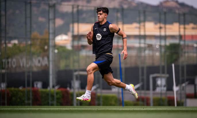 النصر السعودي يخطط للتعاقد مع موهبة برشلونة مارك برنال حتى 2029