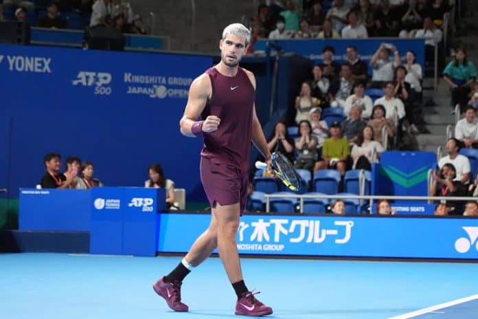 ألكاراس يفوز بلقب طوكيو (ATP 500) بعد تخطي فريتز في النهائي