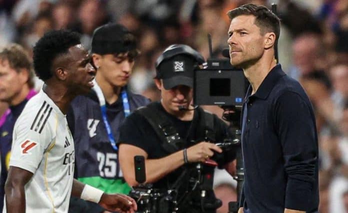 2ddddddddddd ألونسو يغلق خلاف فينيسيوس: "قارب واحد" قبل فالنسيا