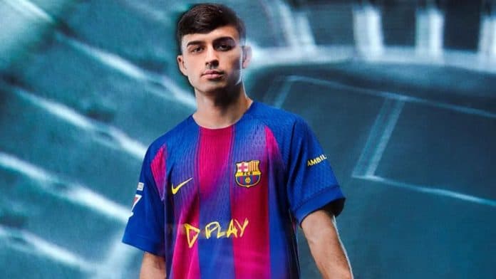 برشلونة يواجه ريال مدريد بقميص إد شيران في الكلاسيكو
