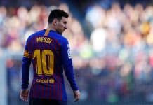 برشلونة يفاجئ ميسي بتمثال عند كامب نو الجديد