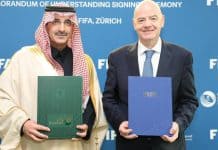 فيفا والسعودية يقدمان مليار دولار للملاعب في الدول النامية