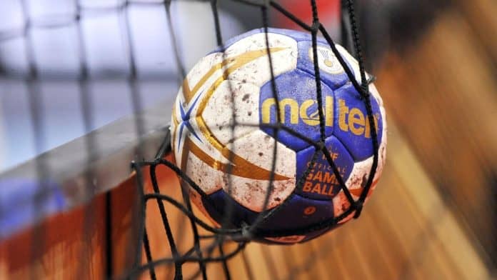 1691840536_kartinki-pibig-info-p-gandbol-myach-kartinki-instagram-14 جولة 20 نخبة كرة يد: ديربيات حاسمة!