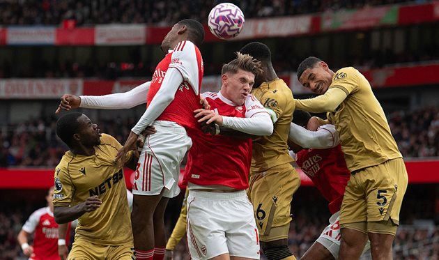 أرسنال ينجو بركلات ترجيح أمام بالاس!