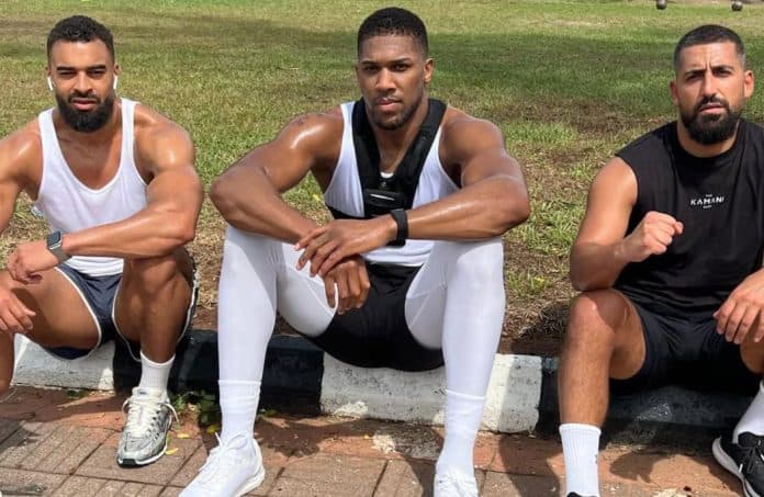 anthony_joshua_17f902aeed وفاة صديقين لجوشوا في حادث نيجيريا!