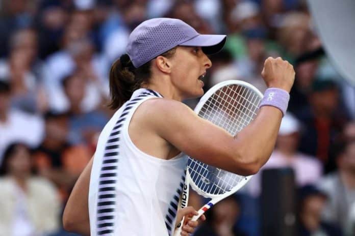 22e8b سفيونتيك تُحطم رقمًا قياسيًا وتتأهل للدور الثالث في أستراليا