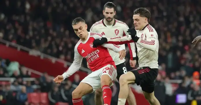 أرسنال وليفربول يتعادلان سلبياً في قمة الدوري!