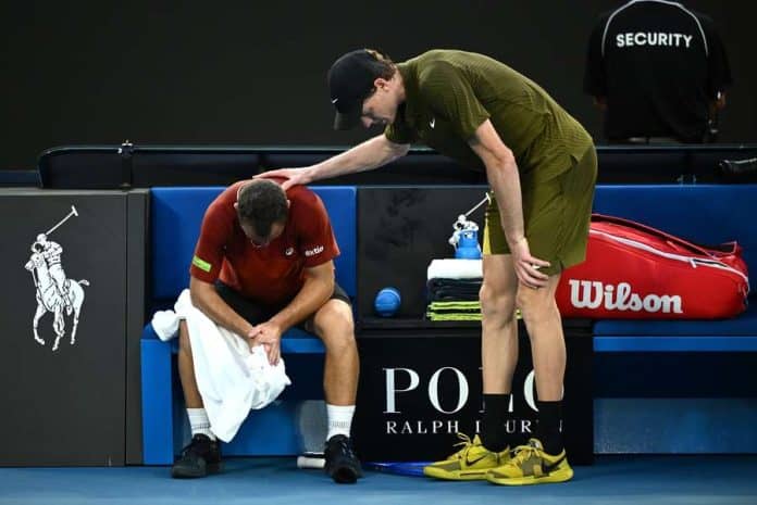 f11b14df-0347-4223-b994-5af7063fc4f5 سينر يُبكي خصمه ويمر بسهولة.. نتائج الدور الأول في أستراليا 2026