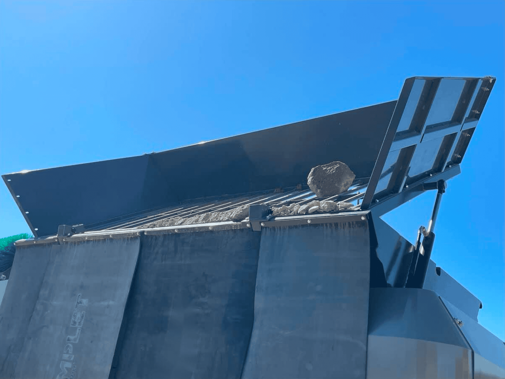 USA-30TS Mobile Trommel Screener - Image 3