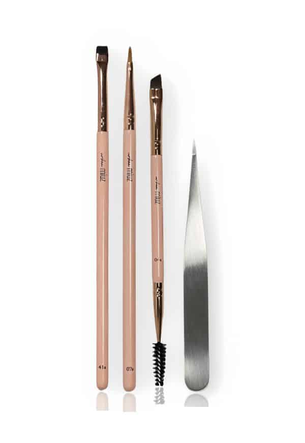 Instrumente profesionale pentru conturarea și stilizarea sprâncenelor.