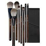 Pensule de machiaj profesionale pentru aplicarea precisă a produselor cosmetice.