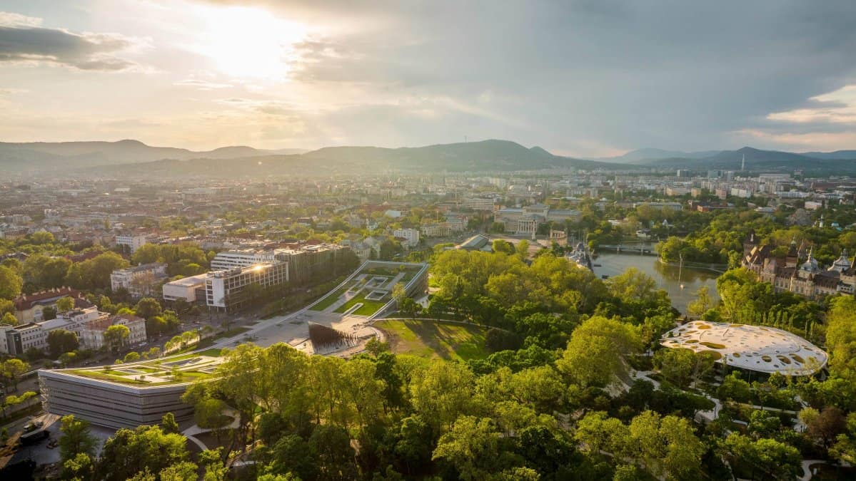 Elegant private transfer in Budapest Liget district