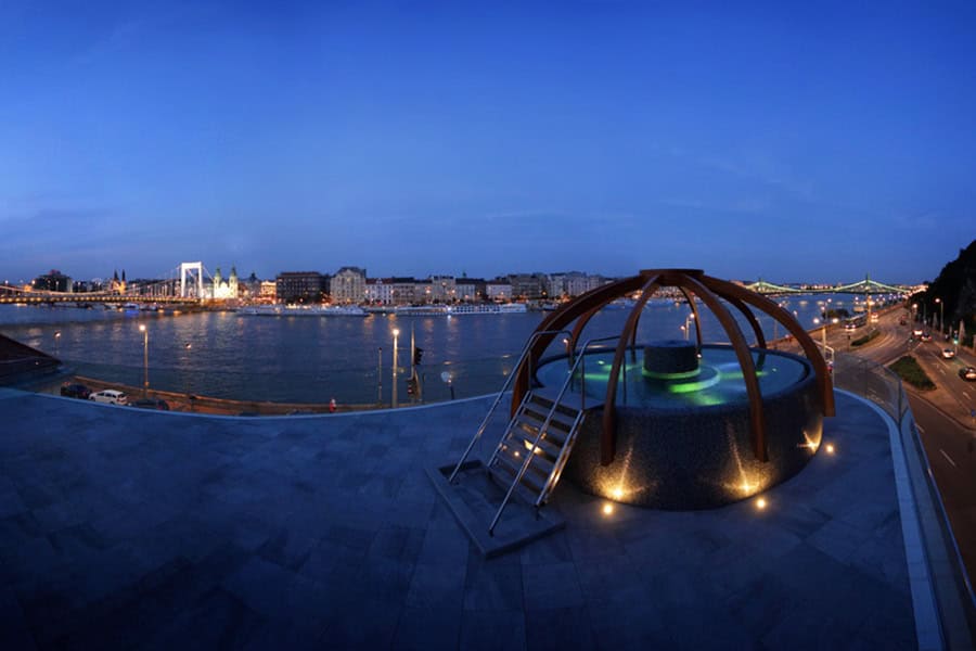 Steam, Skyline & Style: Budapest’s Thermal Baths with Chauffeur Comfort