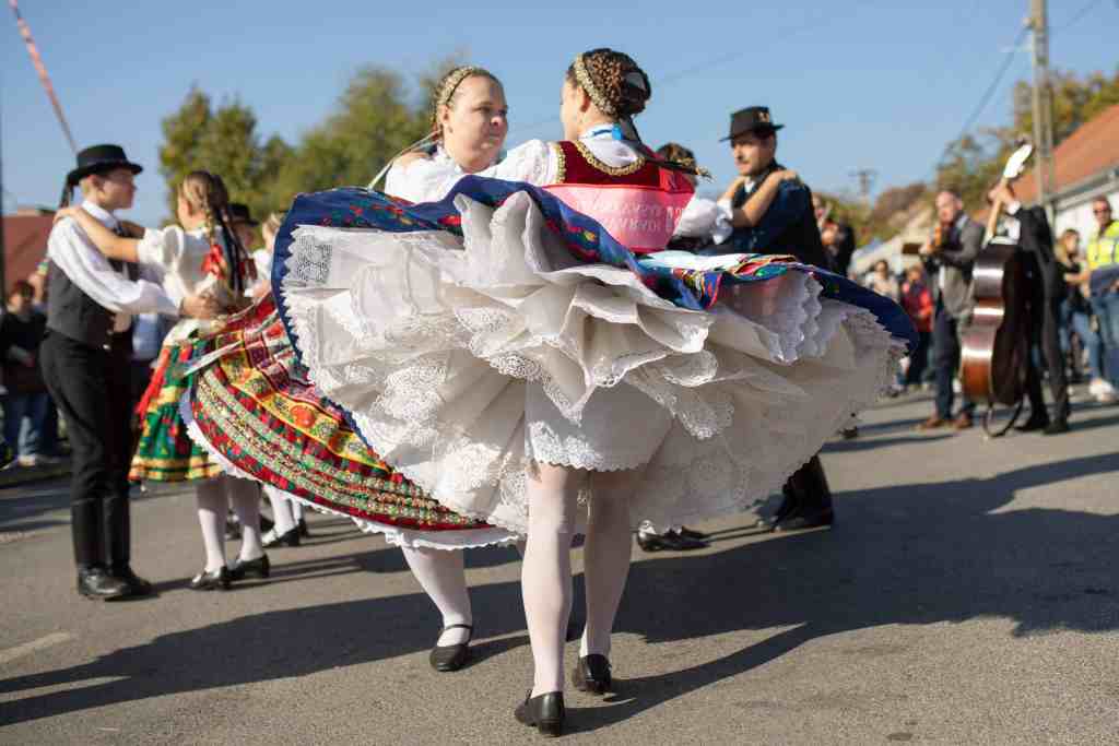 Pécsváradi Leányvásár 2025 — Three Centuries of Matchmaking & Folk Traditions in Pécsvárad