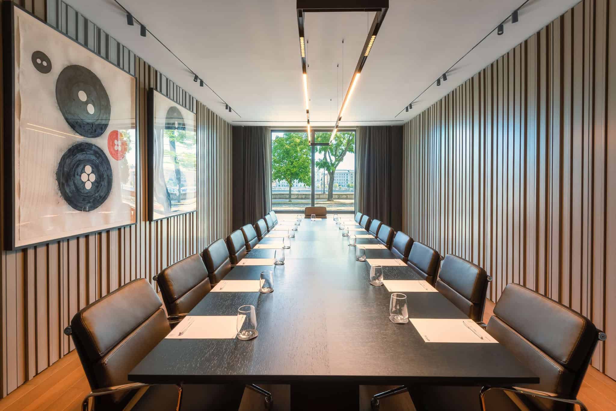 Modern business meeting room — Budapest MICE and executive conference travel