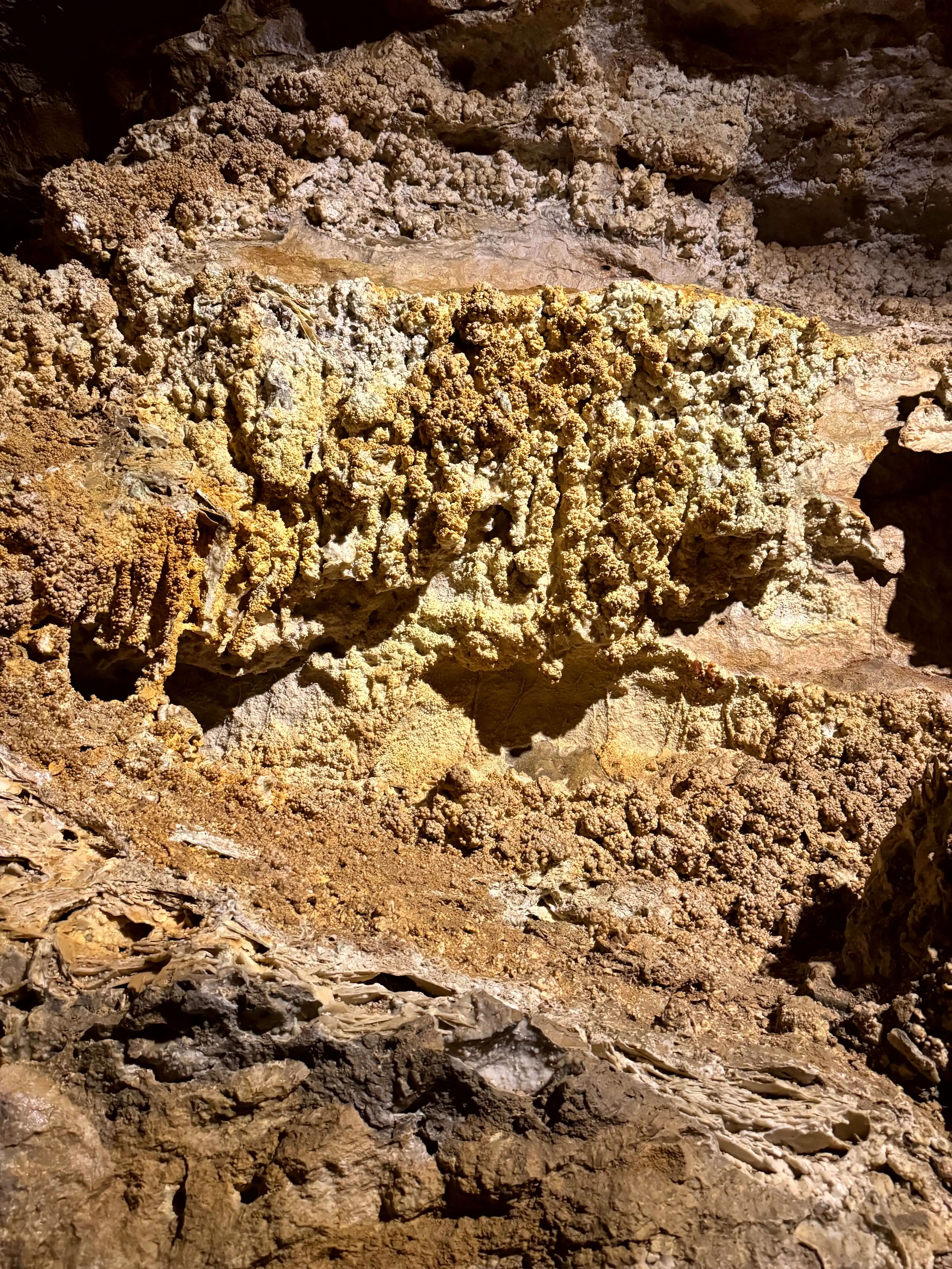 VanBudapest original — Szemlő-hegyi Cave
