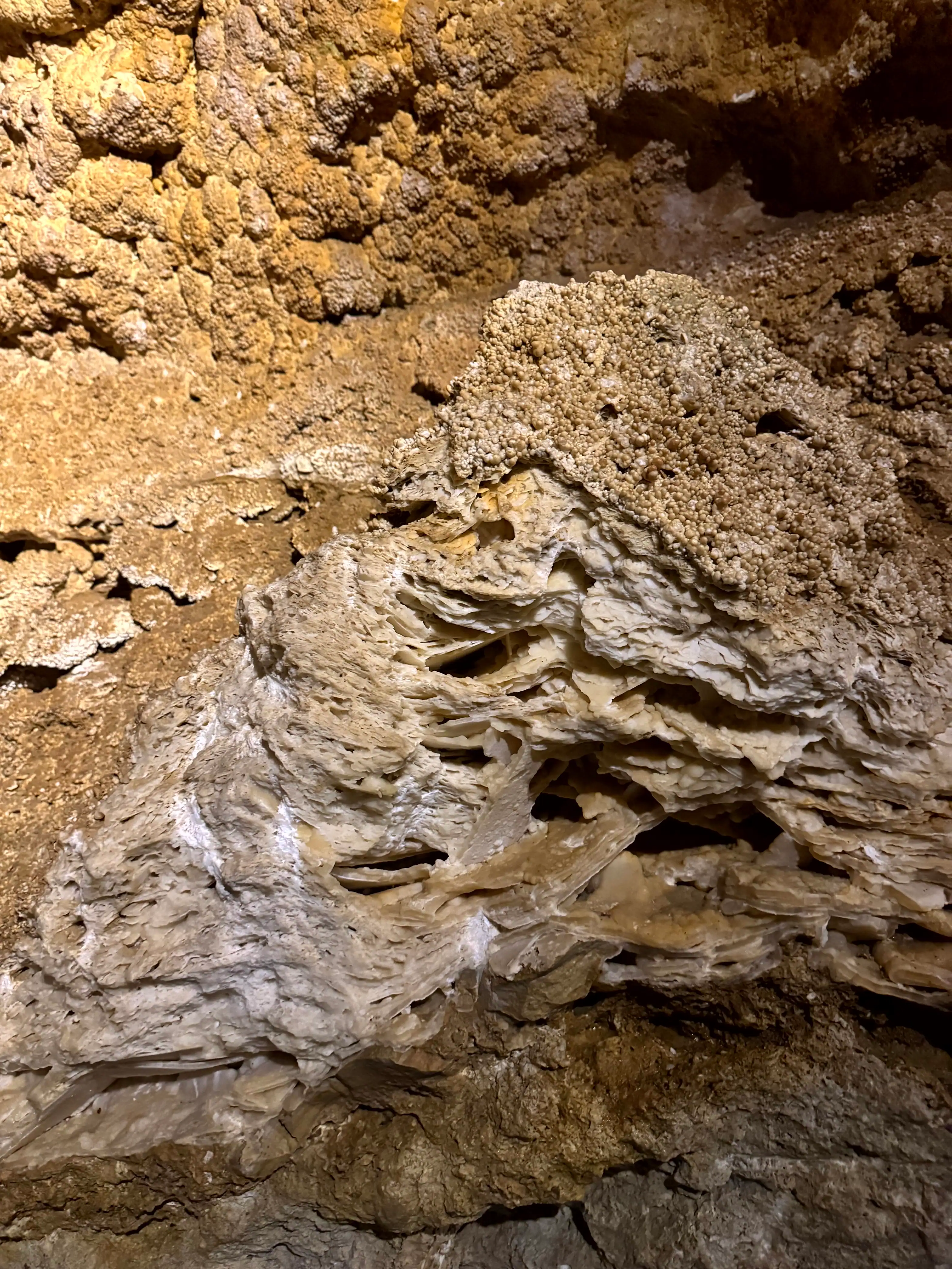 VanBudapest original — Szemlő-hegyi Cave