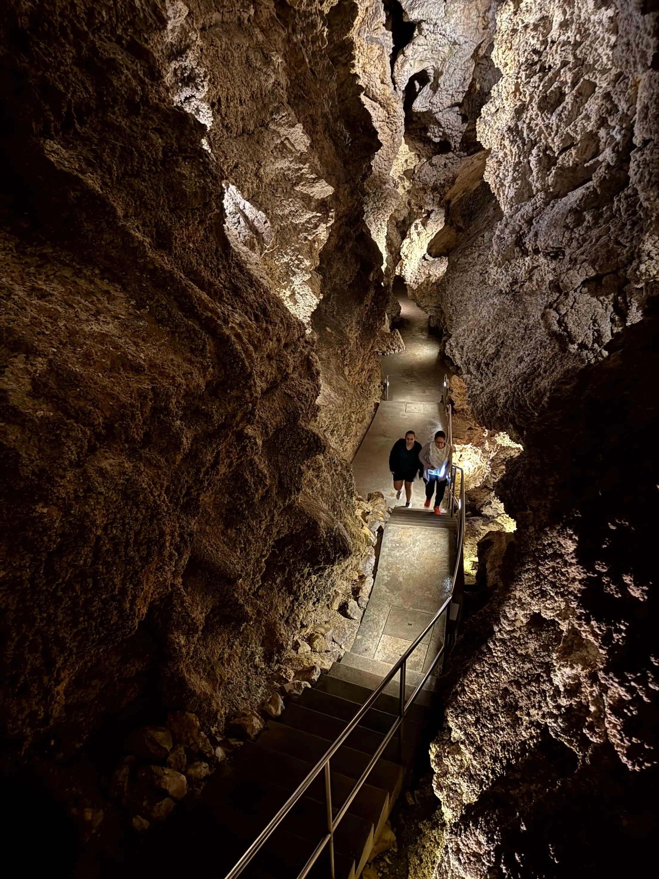 Cauliflower-like cave formations — VanBudapest original