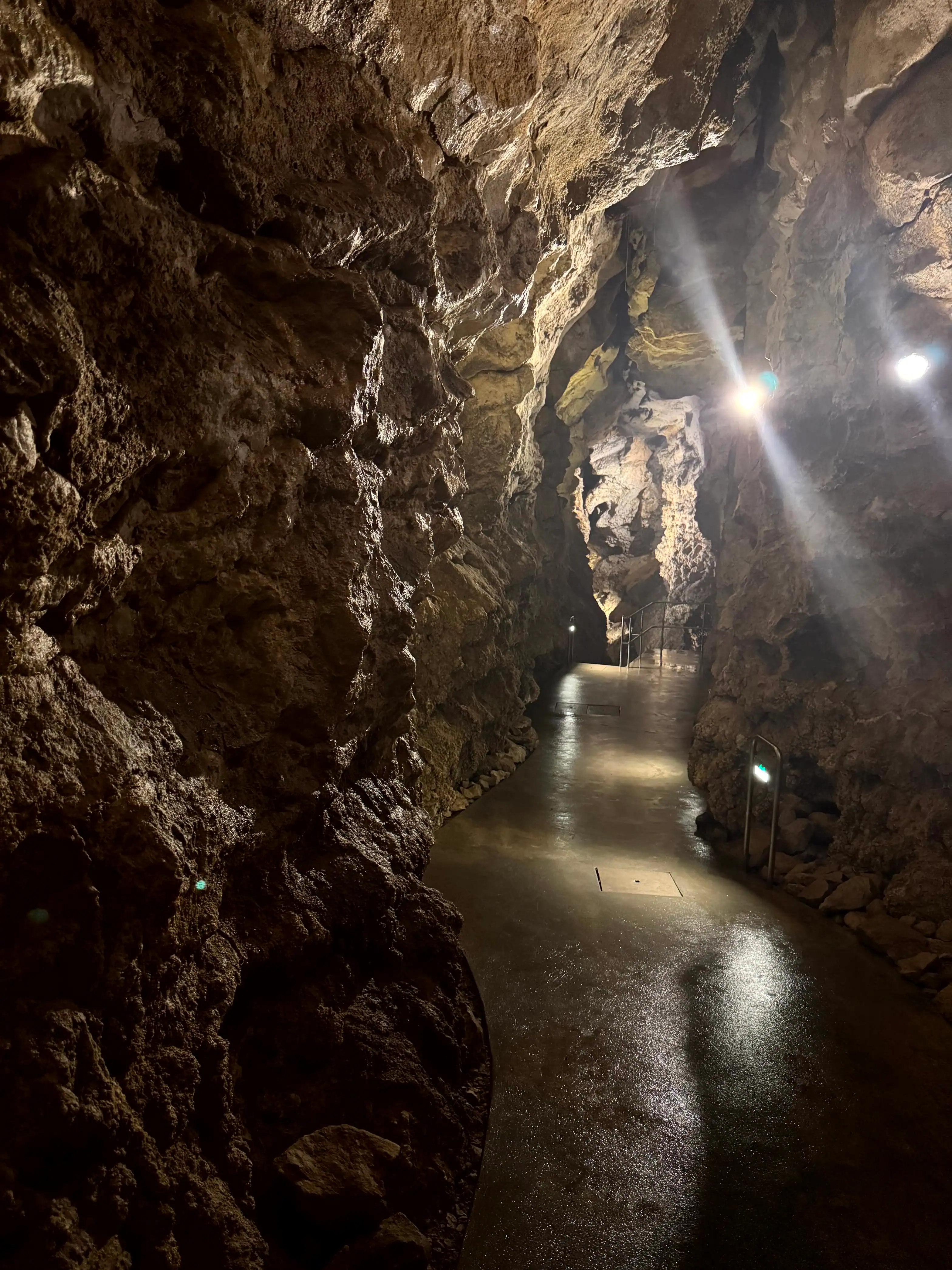 Thermal-karst textures inside Szemlő-hegyi Cave — VanBudapest original