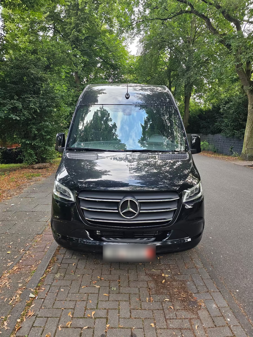 VanBudapest Sprinter service