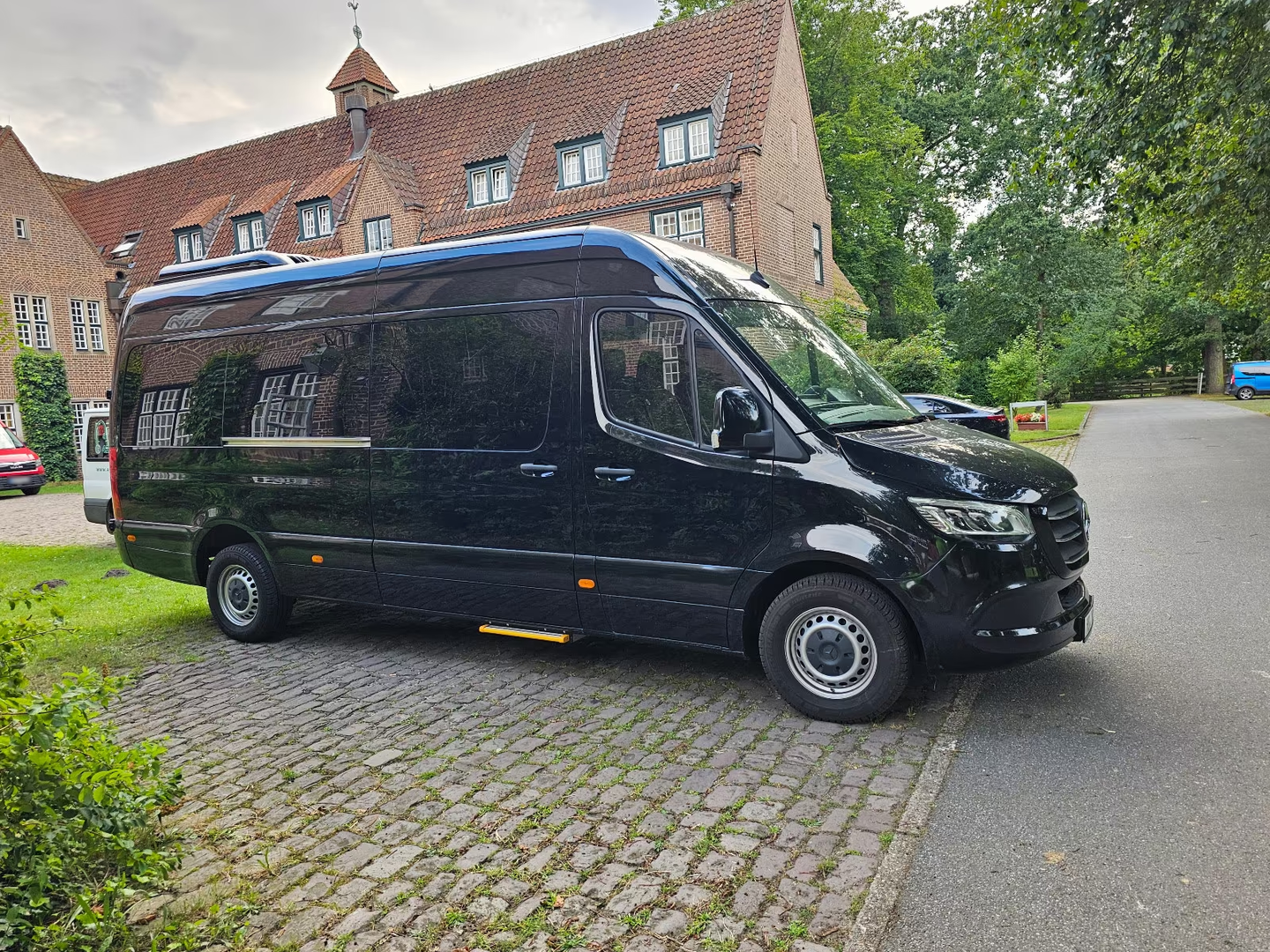 VanBudapest Sprinter on the road