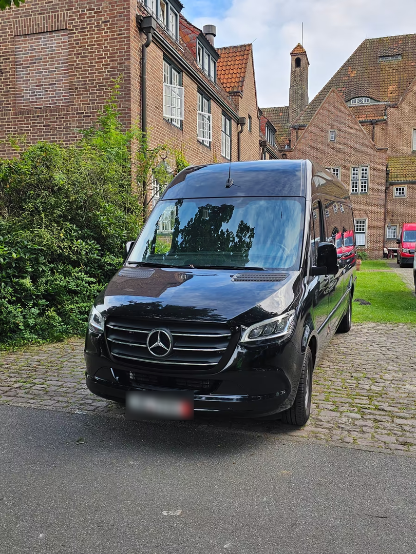 VanBudapest Sprinter on the road