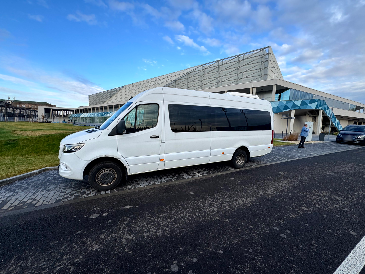 VanBudapest Sprinter transfer exterior