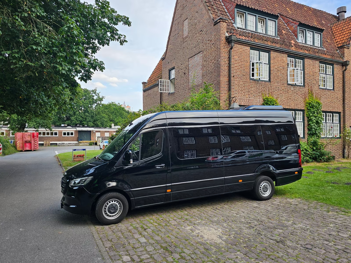 VanBudapest Sprinter on the road